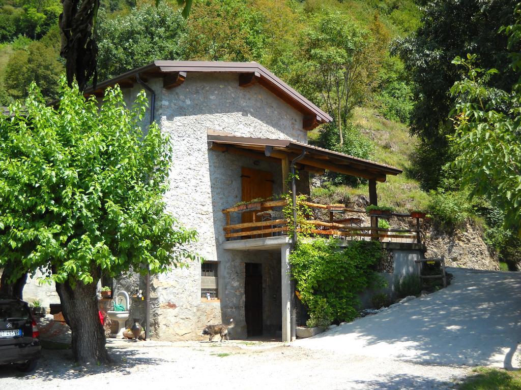 Agriturismo Cascina Lert マローネ エクステリア 写真