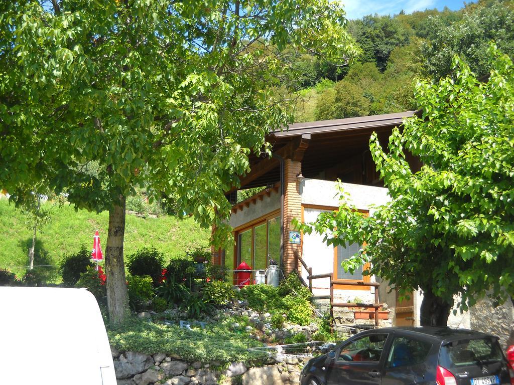 Agriturismo Cascina Lert マローネ エクステリア 写真
