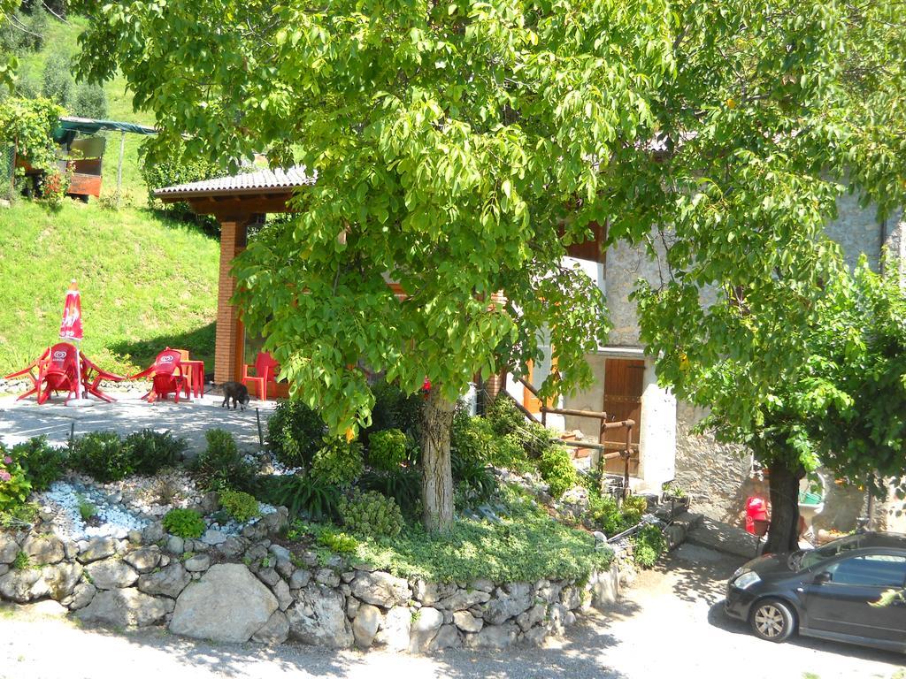 Agriturismo Cascina Lert マローネ エクステリア 写真