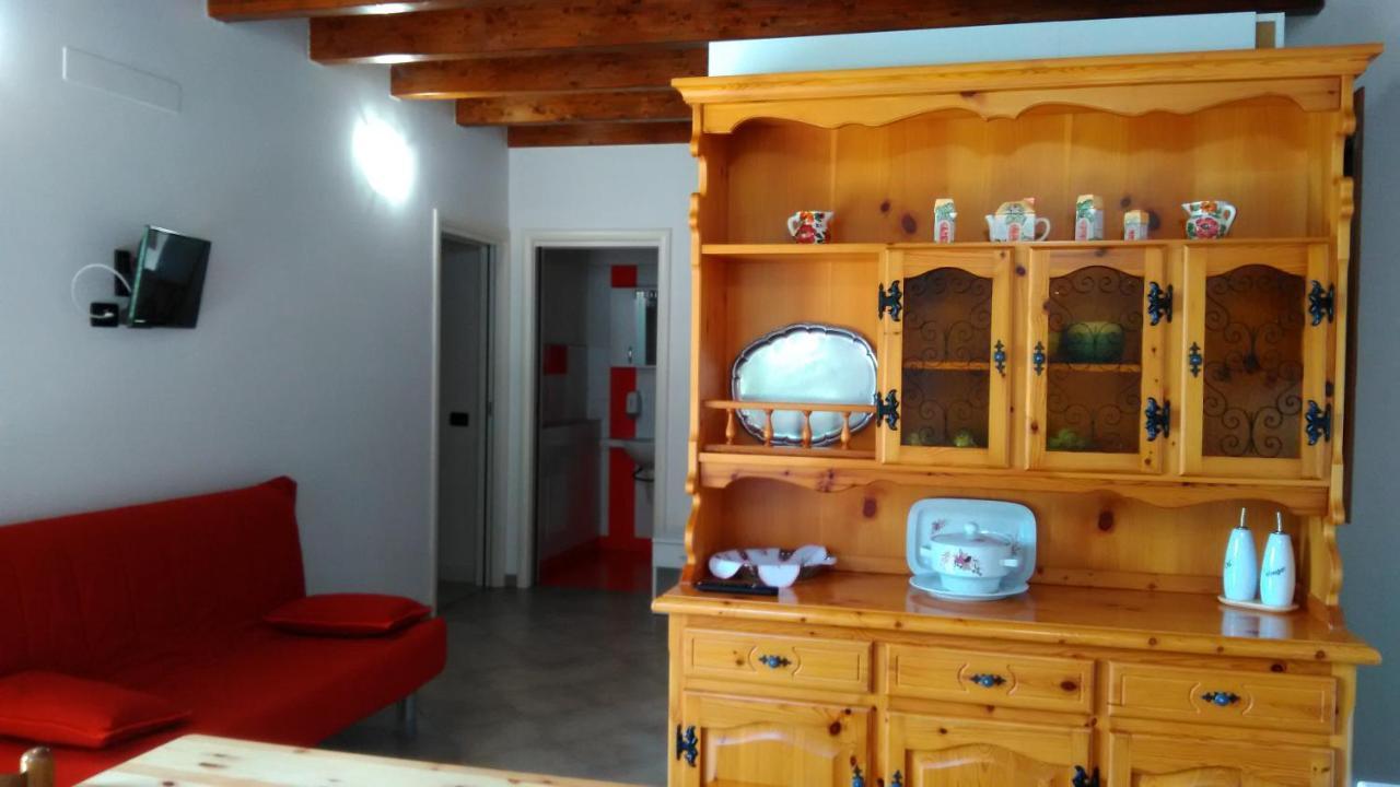 Agriturismo Cascina Lert マローネ エクステリア 写真