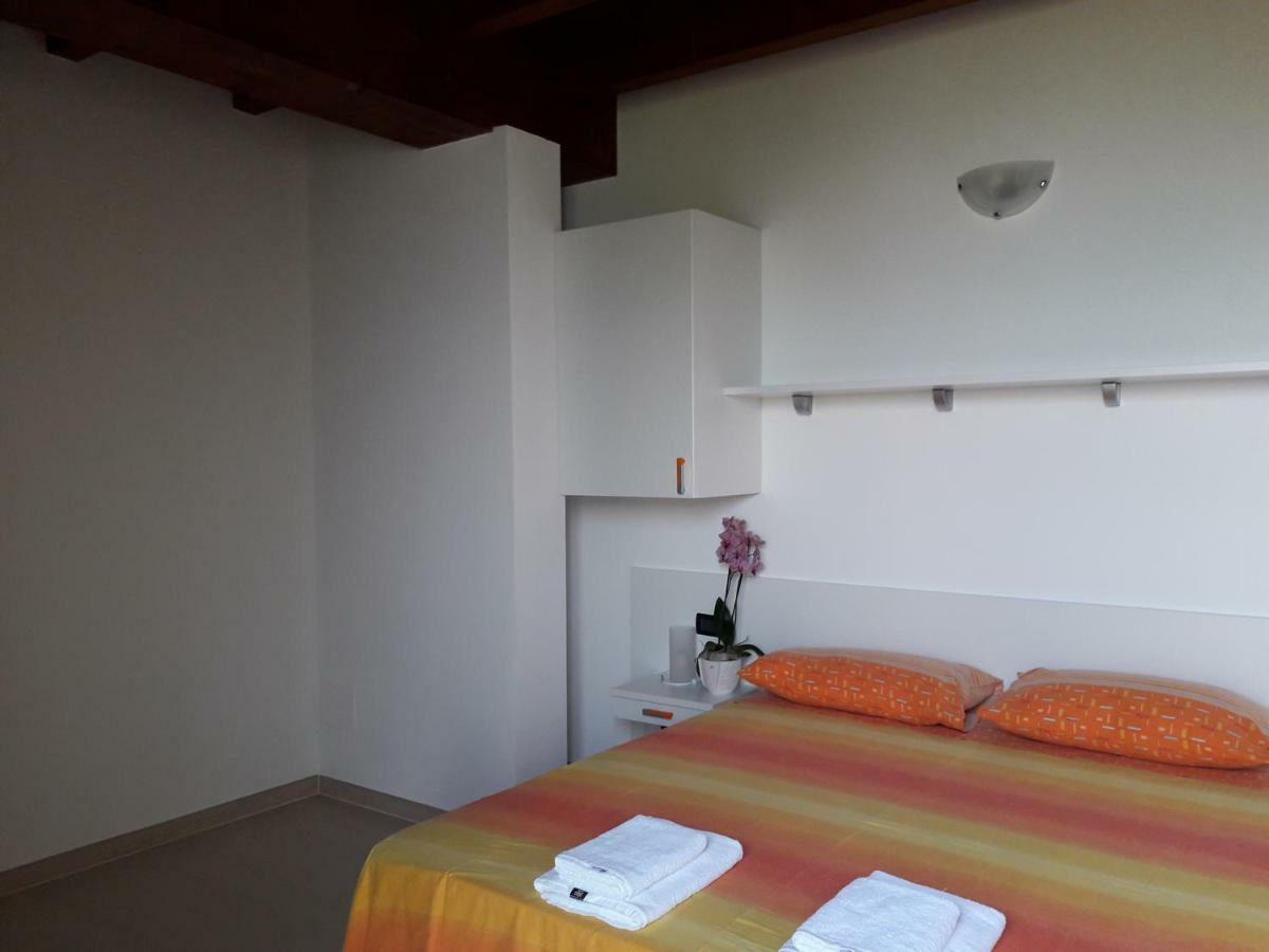 Agriturismo Cascina Lert マローネ エクステリア 写真